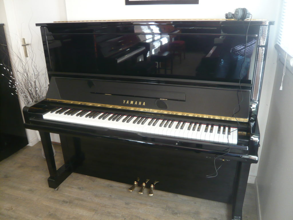 L’attribut alt de cette image est vide, son nom de fichier est Yamaha-U30-Silent-1024x768.jpg.