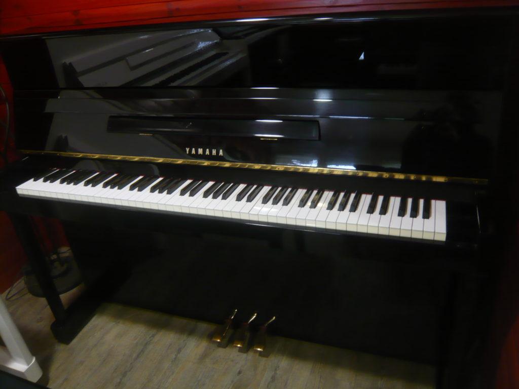 L’attribut alt de cette image est vide, son nom de fichier est Yamaha-LU-201-C-1024x768.jpg.